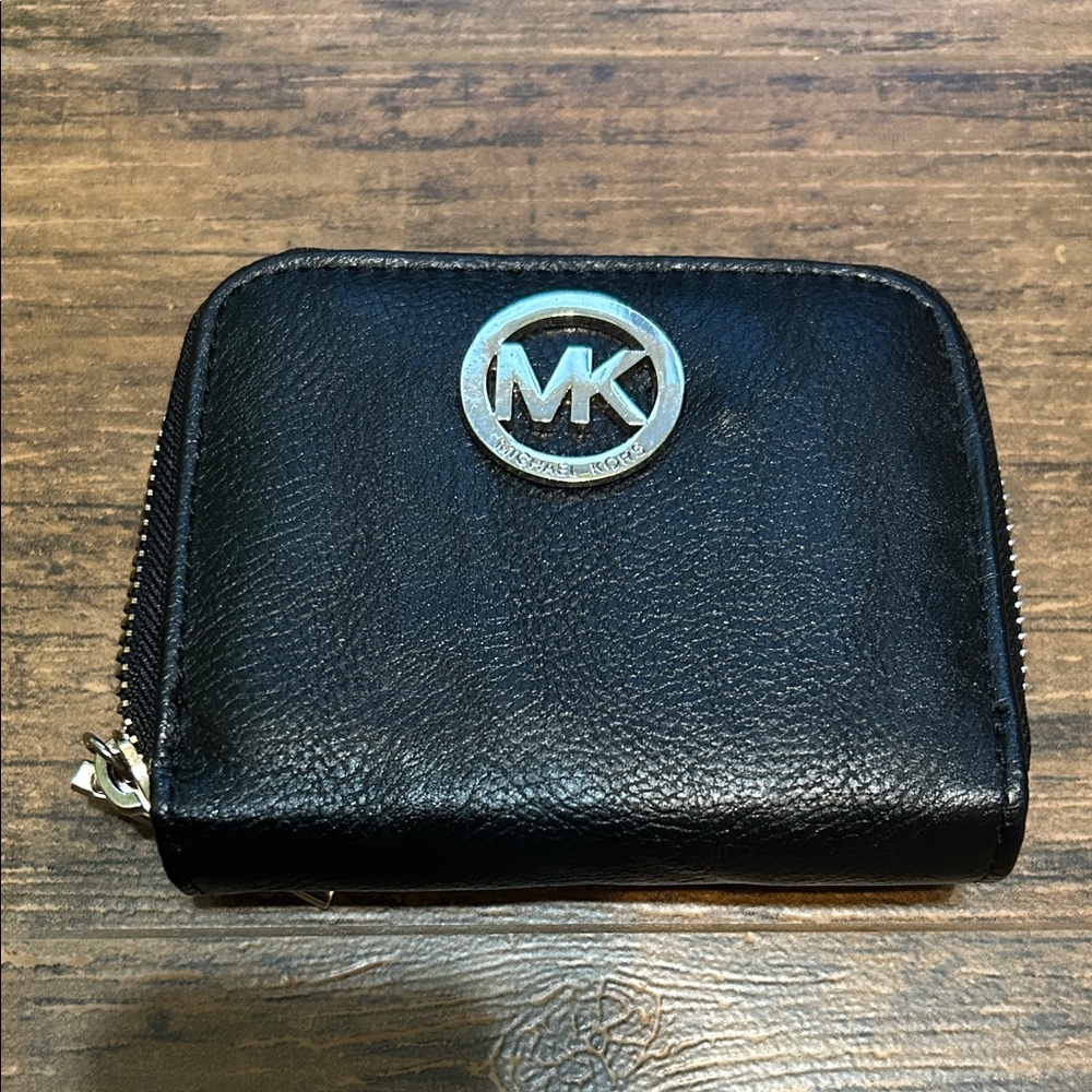 Michael Kors Black Leather Zip Wallet